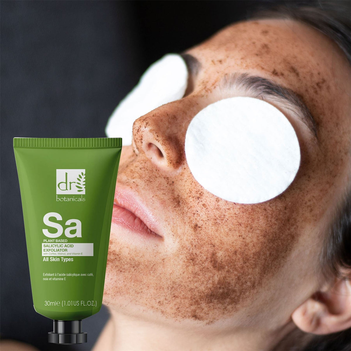 Texture of Dr Botanicals Salicylic Acid Exfoliating Face Scrub with Walnut Shell Powder